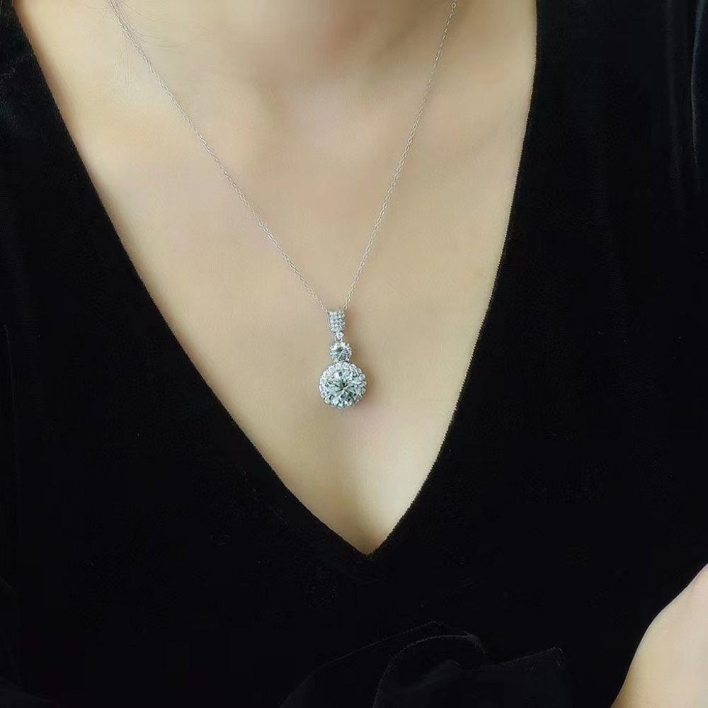Certified 6ct. t.w. Moissanite Diamond Halo Pendant Necklace NEW - Picture 6 of 15